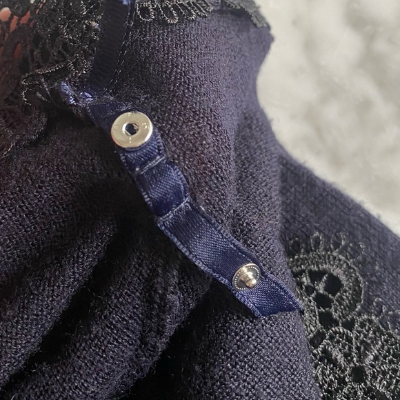 ZARA V Neck and V Back Lace Trim Navy Top - Picture 3 of 3